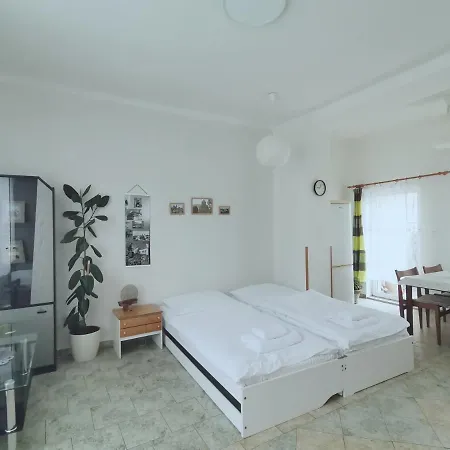 Pod Kostelíčkem Penzion